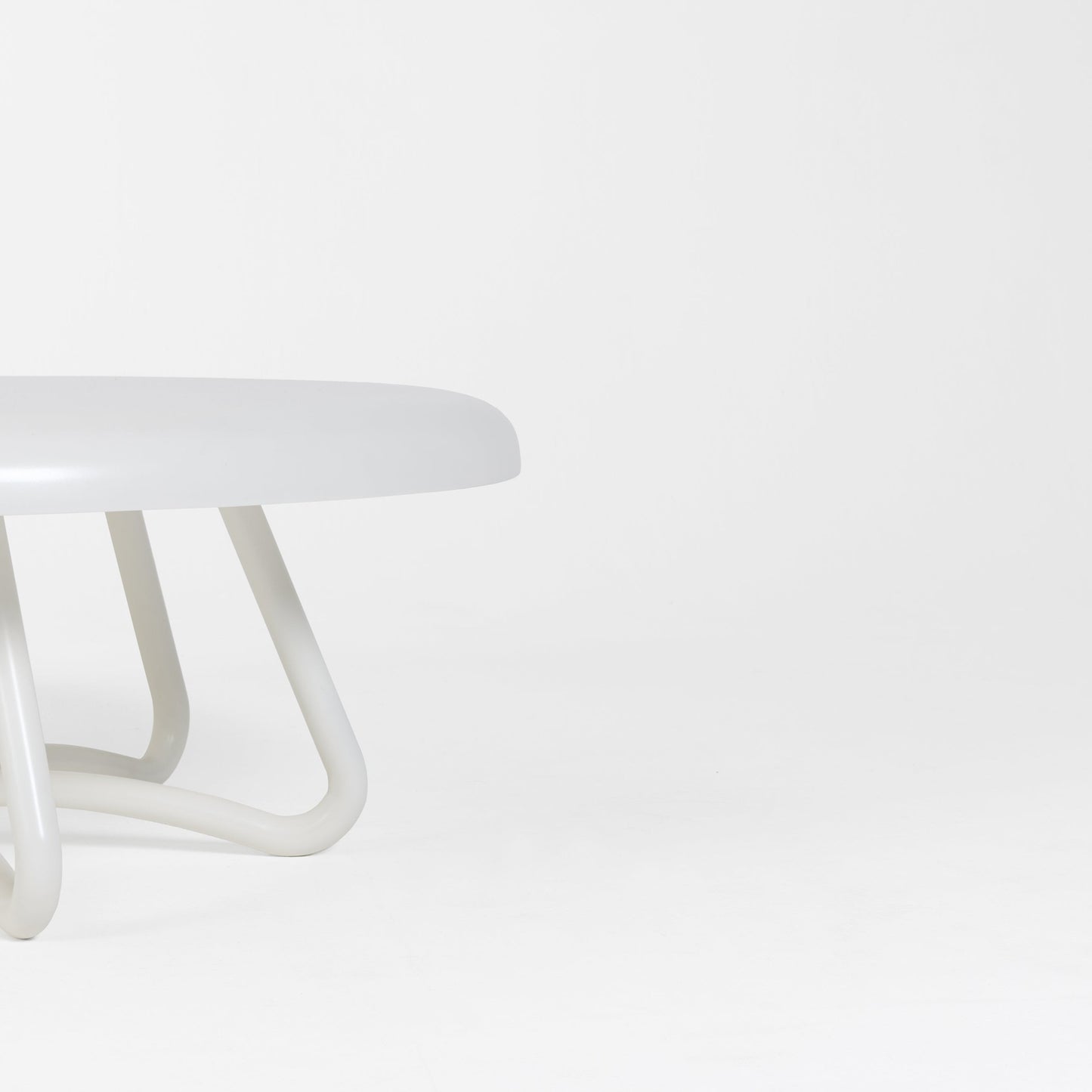 Table basse Outlus détail base métal