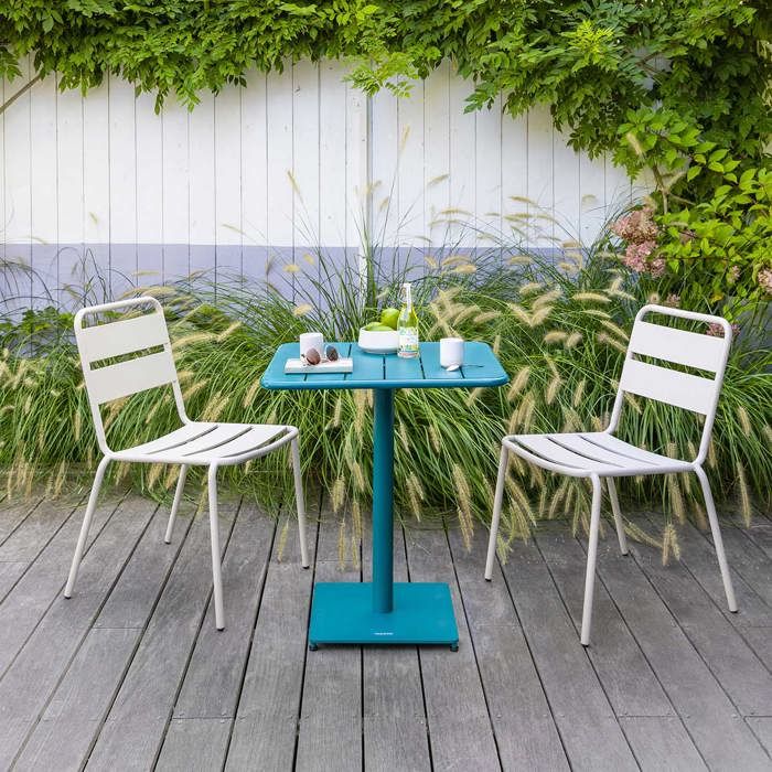 Table de jardin carrée "Phuket" bleu canard 2 places en acier traité époxy - Hespéride