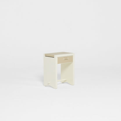 Chevet Delhos laque blanc forme organique