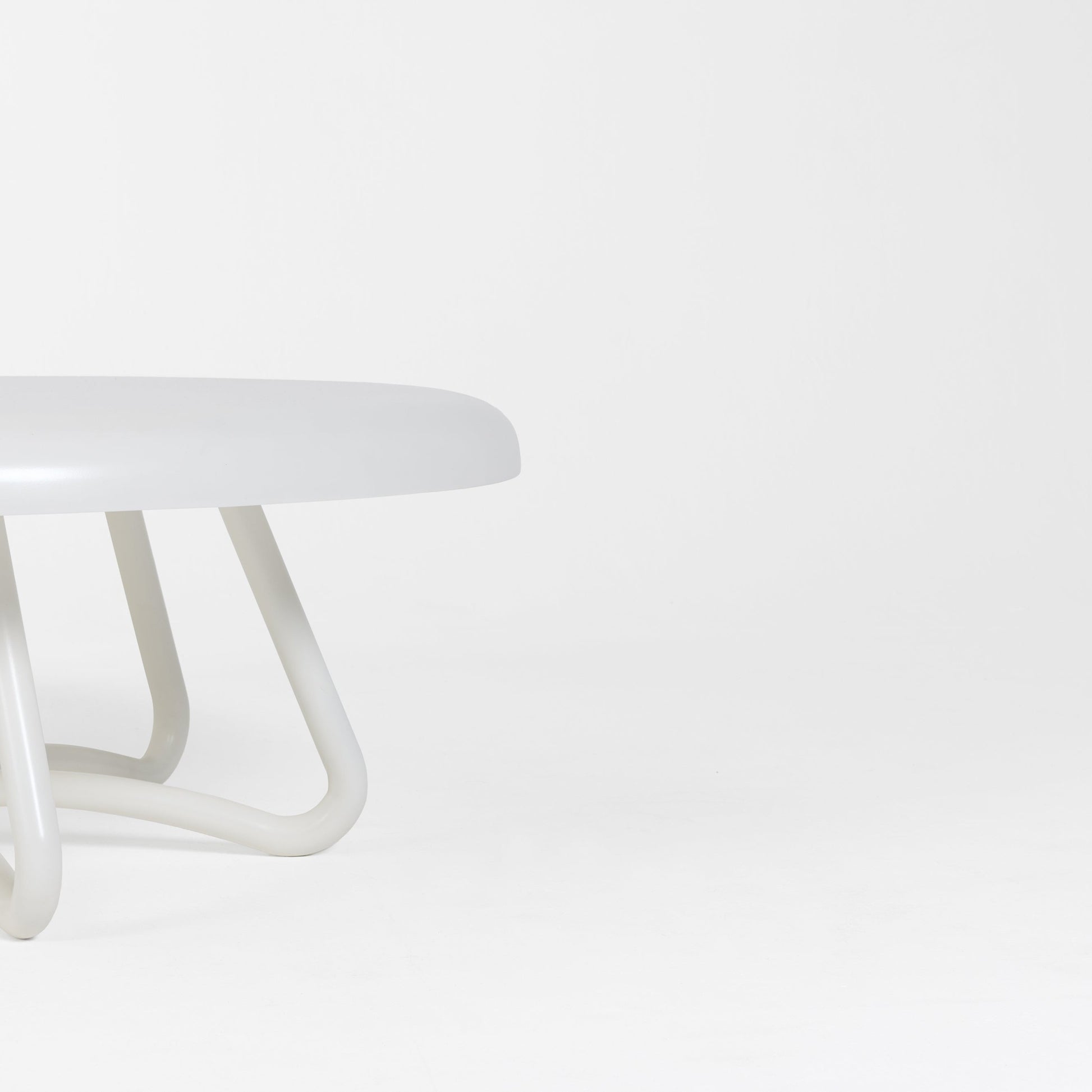 Table basse Outlus détail base métal